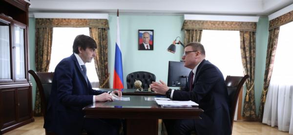 Министр просвещения РФ Сергей Кравцов и губернатор Челябинской области Алексей Текслер обсудили развитие среднего профессионального образования в регионе