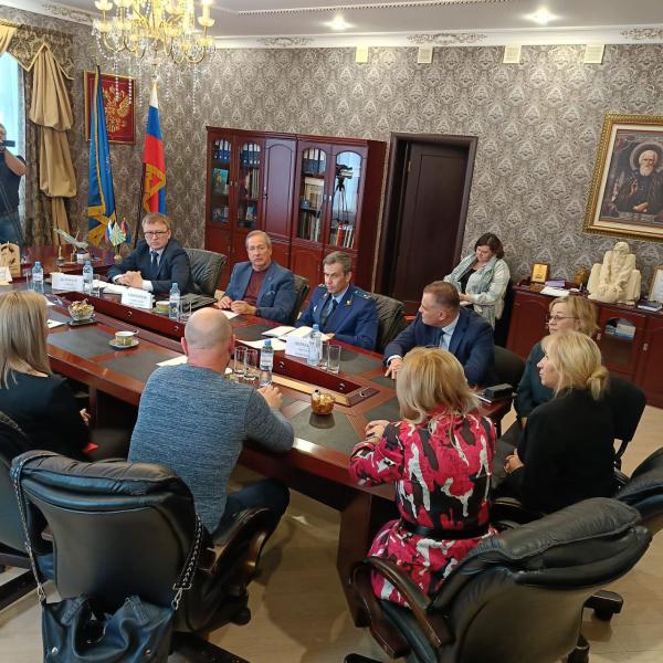 Александр Гончаров и Рустем Акманов провели личный прием предпринимателей Златоустовского городского округа 