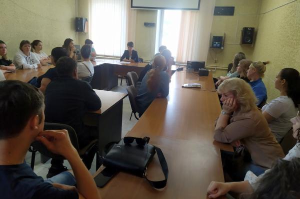 Специалисты Управления социальной защиты населения Златоустовского городского округа провели в Центре занятости населения информационную встречу для безработных граждан на тему «Социальный контракт по поиску подходящей работы»