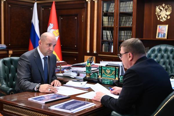 Состоялась рабочая встреча полномочного представителя Президента России в Уральском федеральном округе Артема Жоги и губернатора Челябинской области Алексея Текслера