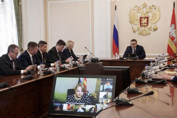 На областном совещании с главами Алексей Текслер выделил задачи безопасности и подготовки к летнему сезону 