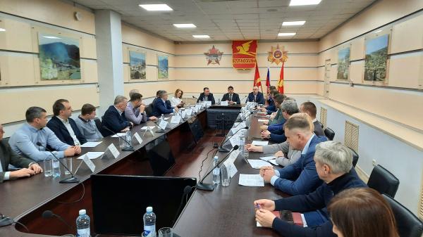 В Златоусте обсудили меры поддержки бизнеса в условиях санкционных ограничений и запретов