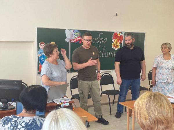 Алексей Текслер в рамках рабочего визита в Донецкую Народную Республику оценил ход восстановительных работ на социальных объектах в Ясиноватой