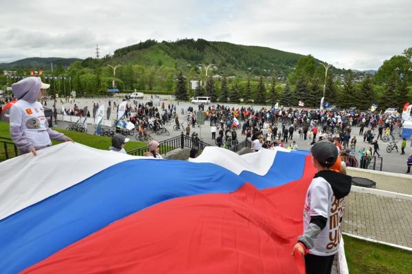12 июня в Златоусте, в рамках празднования Дня России, состоялся масштабный велопарад