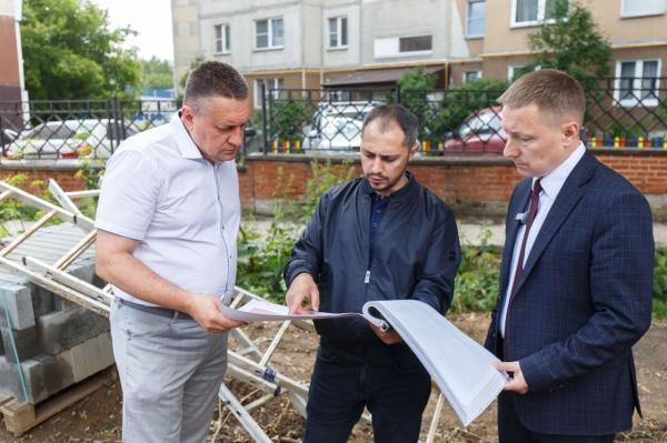 В Златоусте продолжают создавать уютные места для отдыха